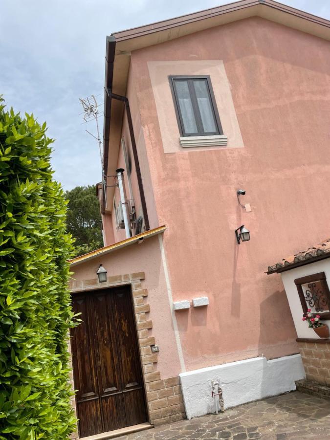 Il Nido Della Colombaia Bed & Breakfast San Nicola Manfredi Eksteriør bilde